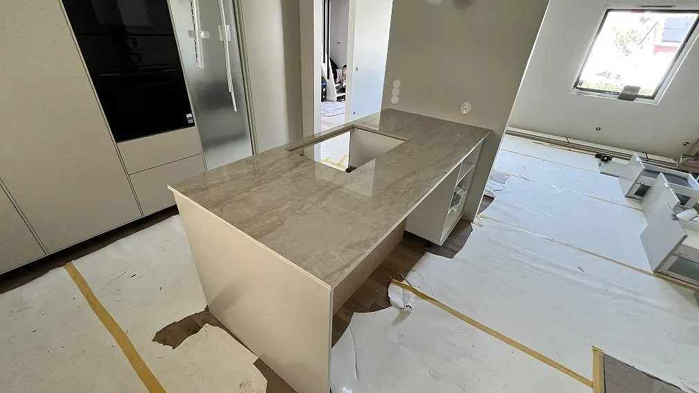 Køkkenbordplade i Dekton Arga, Örebro – billede 2