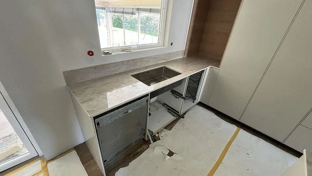 Køkkenbordplade i Dekton Arga, Örebro – billede 3