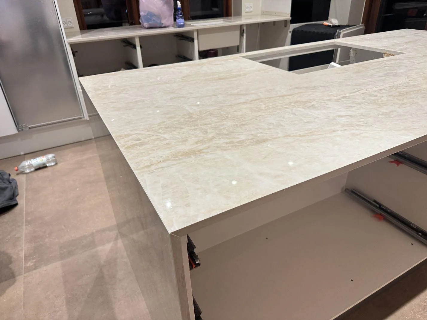 Køkkenbordplade i Dekton Arga, Roskilde – billede 3
