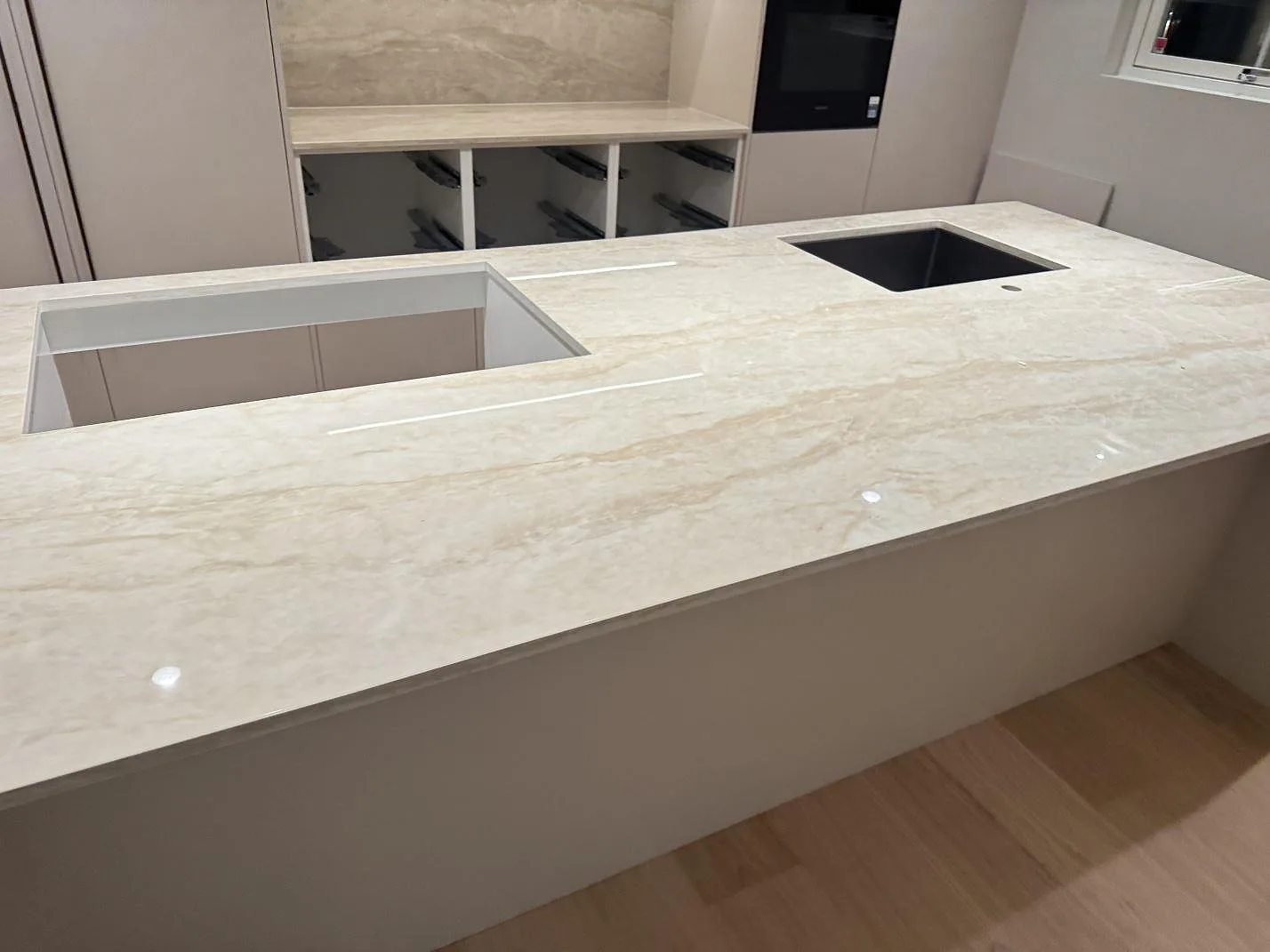 Køkkenbordplade i Dekton Arga, Sandered – billede 3