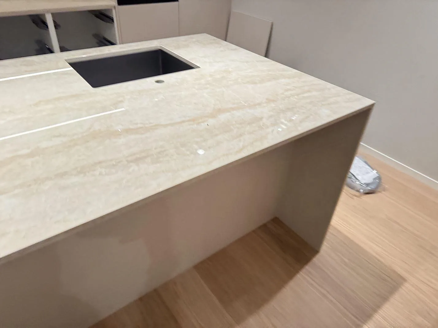 Køkkenbordplade i Dekton Arga, Sandered – billede 8