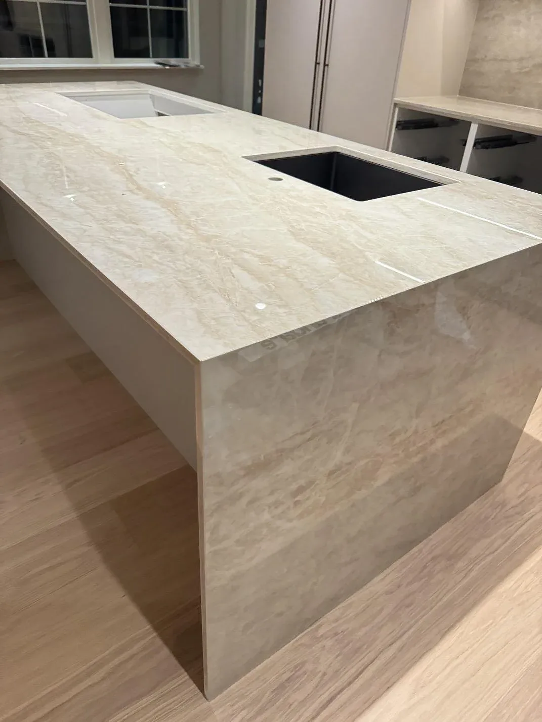 Køkkenbordplade i Dekton Arga, Sandered – billede 6