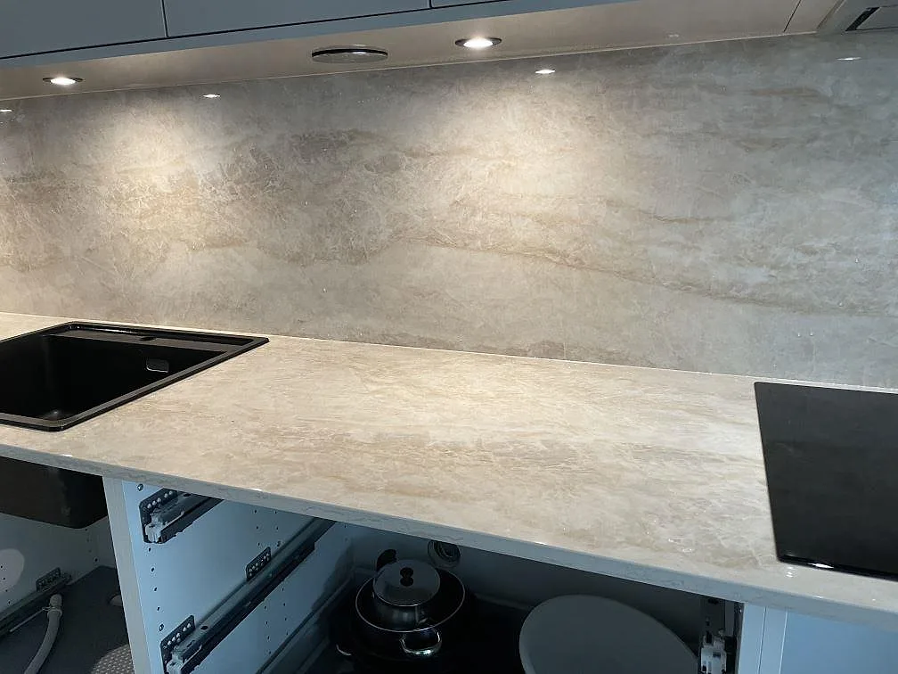 Køkkenbordplade i Dekton Arga, Skövde – billede 5