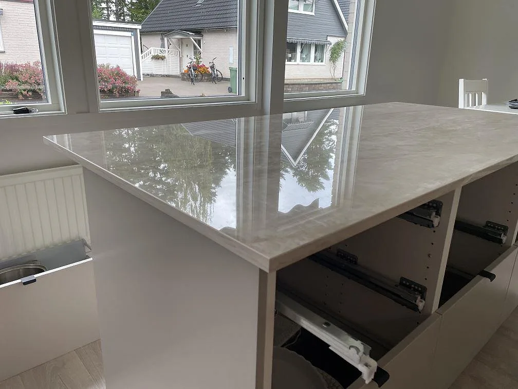 Køkkenbordplade i Dekton Arga, Skövde – billede 4