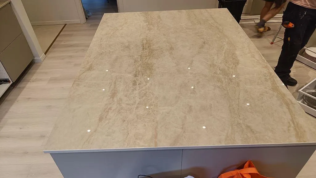 Køkkenbordplade i Dekton Arga, Skövde – billede 2