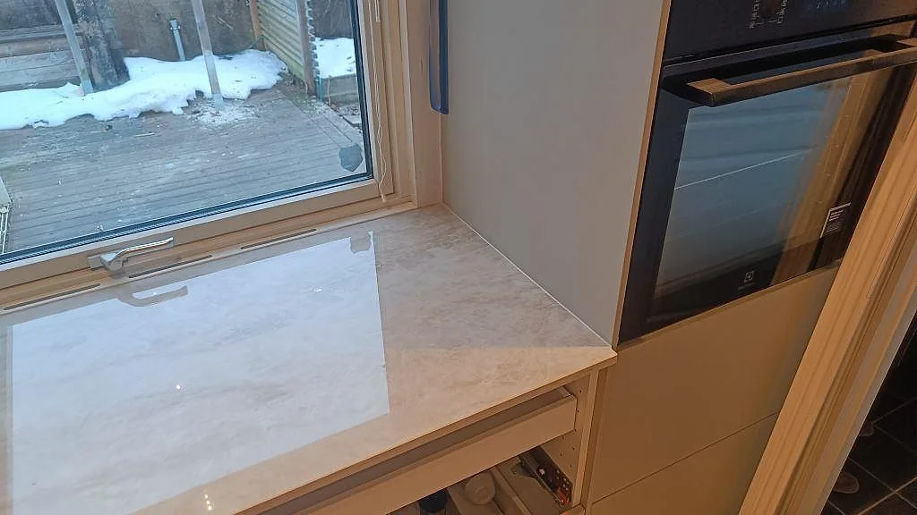 Køkkenbordplade i Dekton Arga, Skövde – billede 8