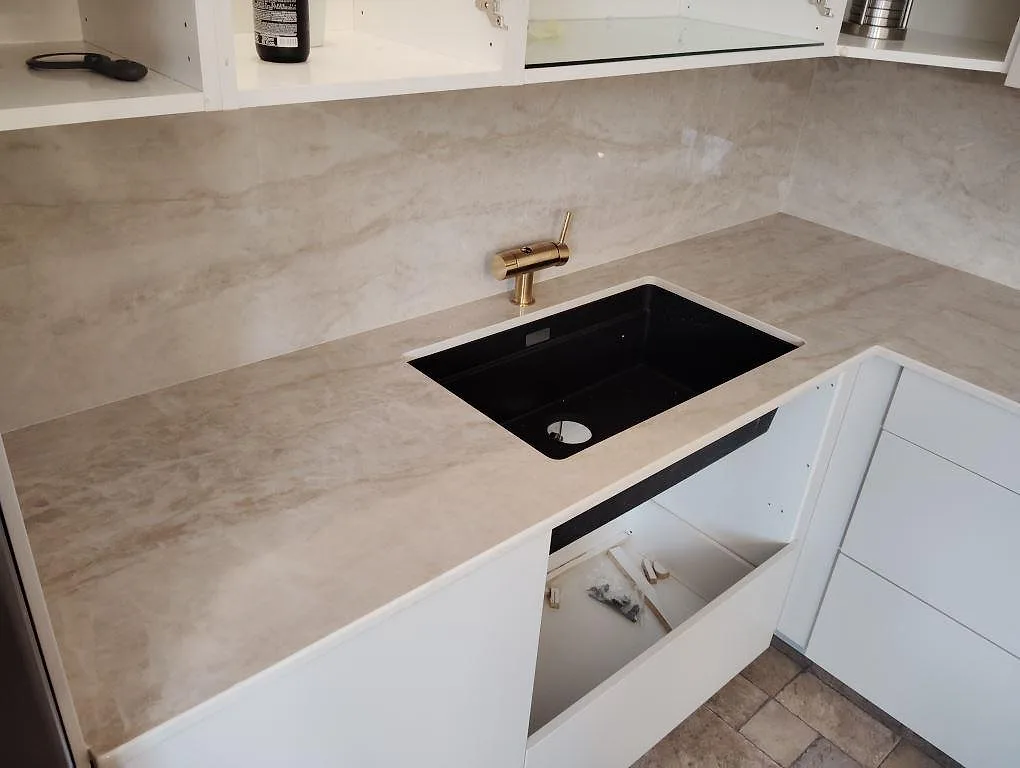 Køkkenbordplade i Dekton Arga, Solna