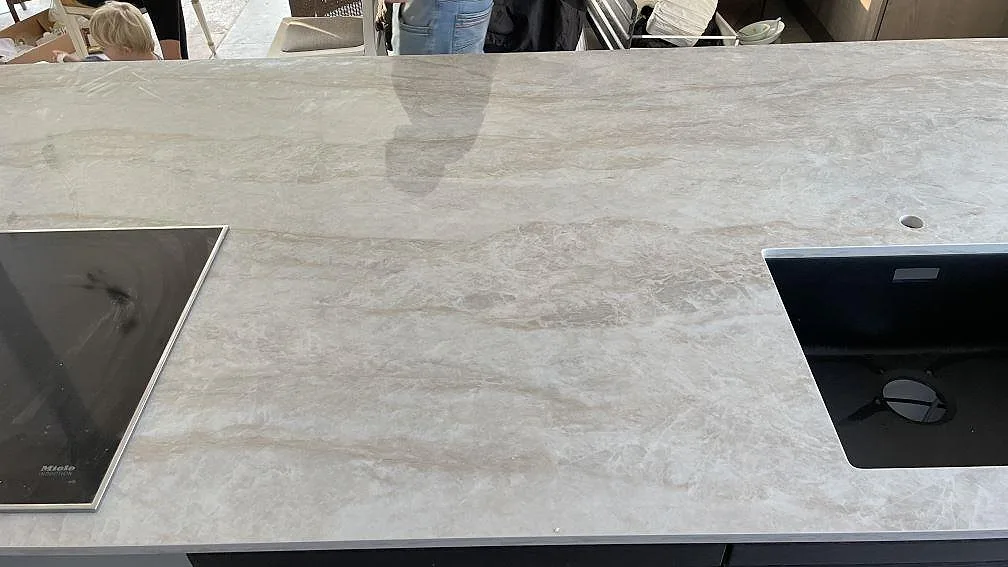 Køkkenbordplade i Dekton Arga, Solrød – billede 2