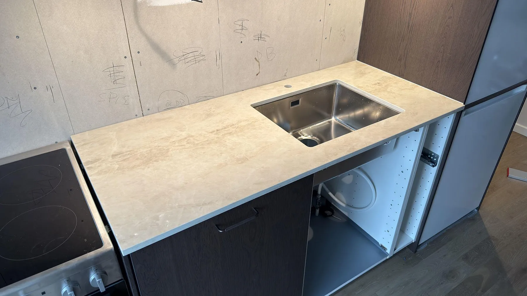 Køkkenbordplade i Dekton Arga, Stockholm – billede 2