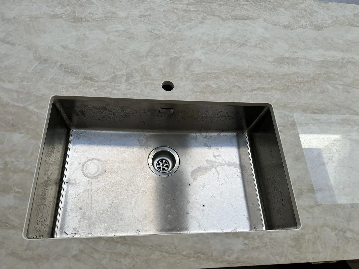 Køkkenbordplade i Dekton Arga, Tygelsjö – billede 3