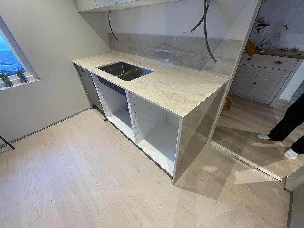 Køkkenbordplade i Dekton Arga, Tyresö – billede 5