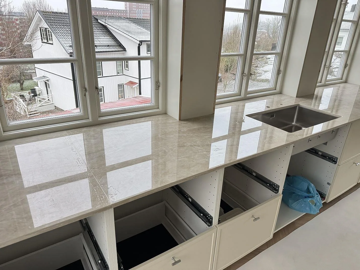 Køkkenbordplade i Dekton Arga, Uddevalla – billede 3