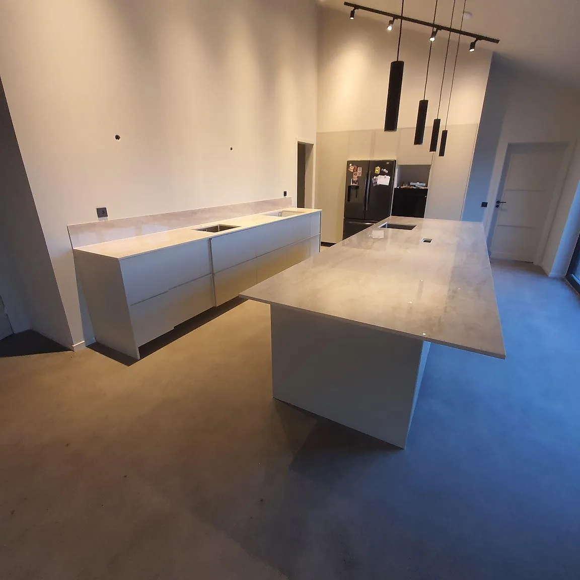 Køkkenbordplade i Dekton Arga, Uppsala – billede 3
