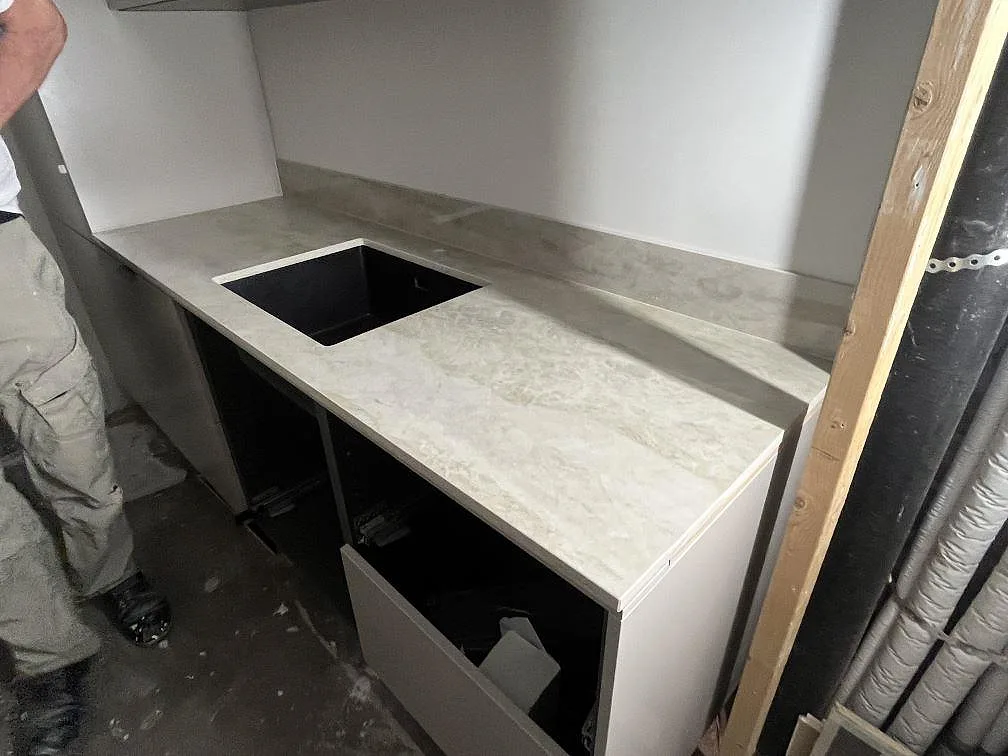 Køkkenbordplade i Dekton Arga, Uppsala – billede 2