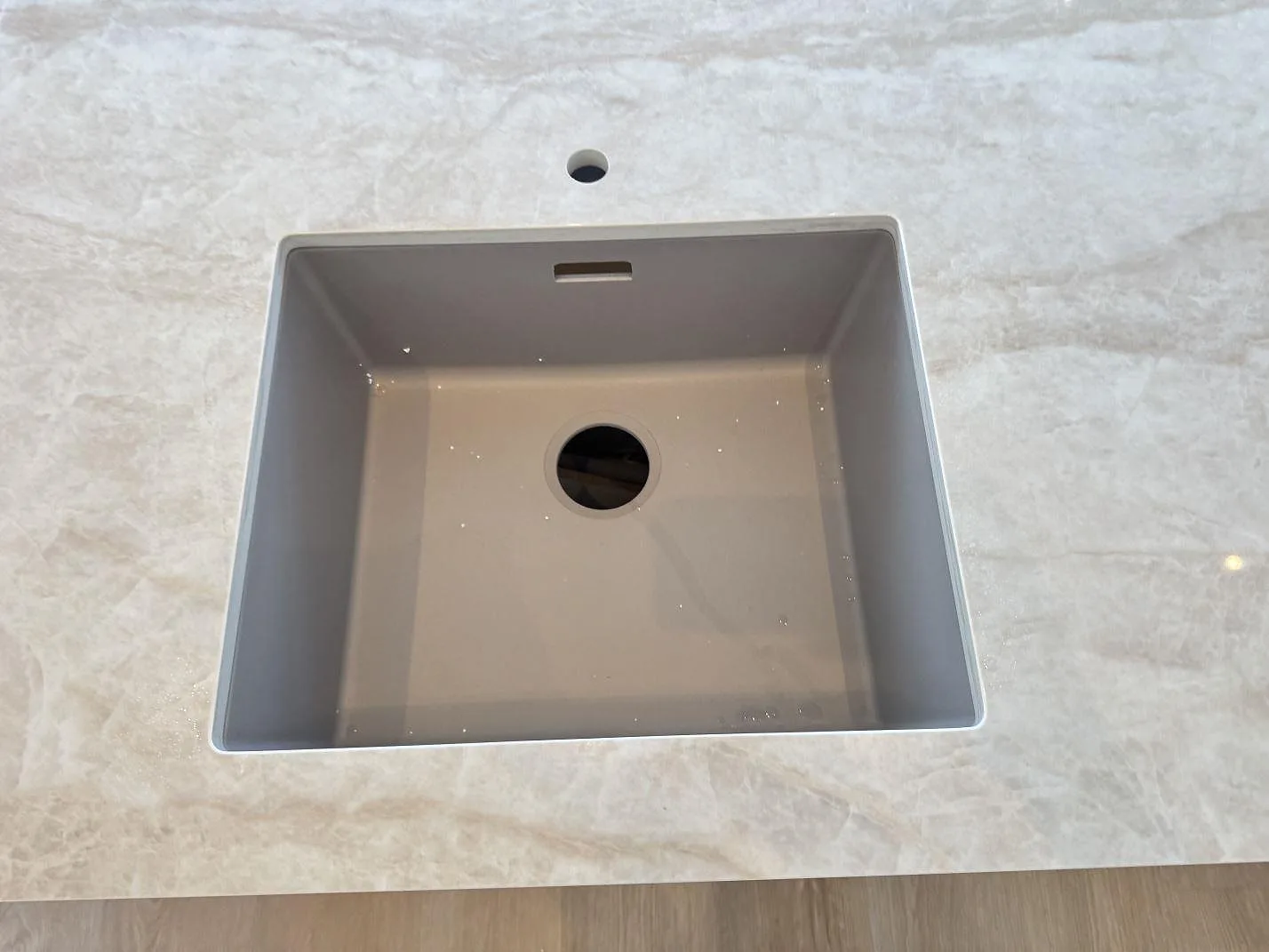 Køkkenbordplade i Dekton Arga, Valby – billede 3