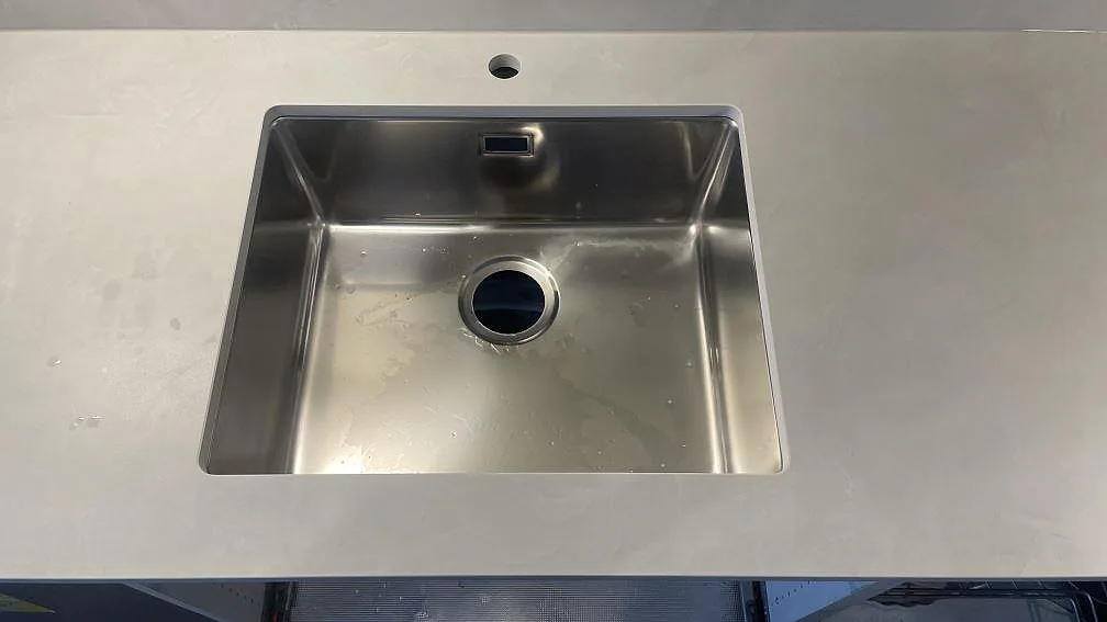 Køkkenbordplade i Dekton Argentium, Lund – billede 4