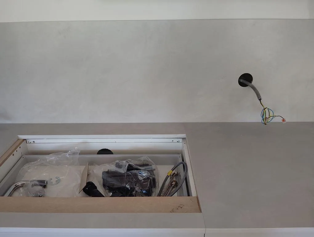 Køkkenbordplade i Dekton Argentium, Sollentuna – billede 4