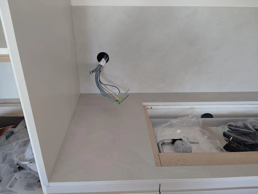 Køkkenbordplade i Dekton Argentium, Sollentuna – billede 3