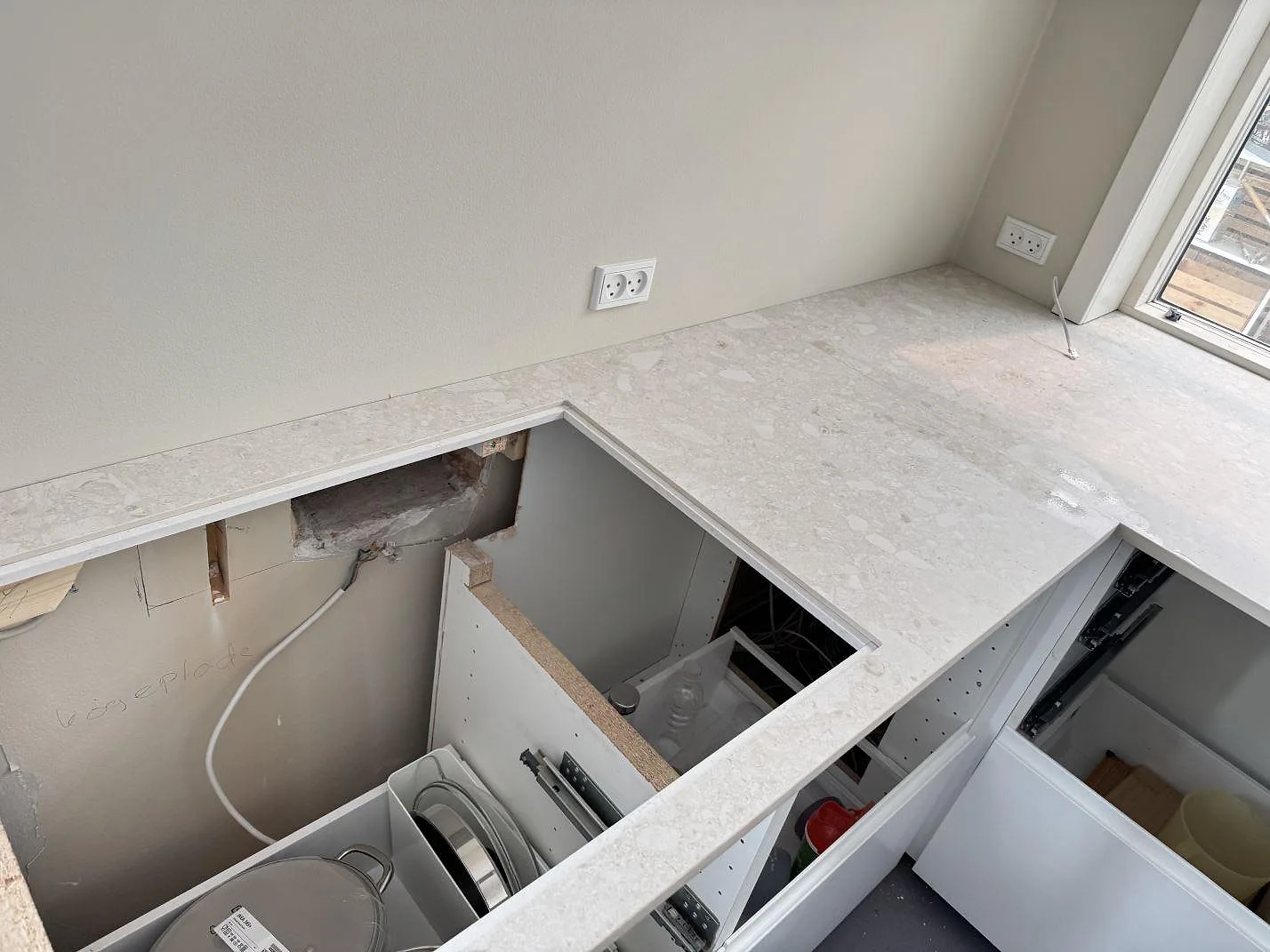 Køkkenbordplade i Dekton Ava, Hvidovre – billede 6