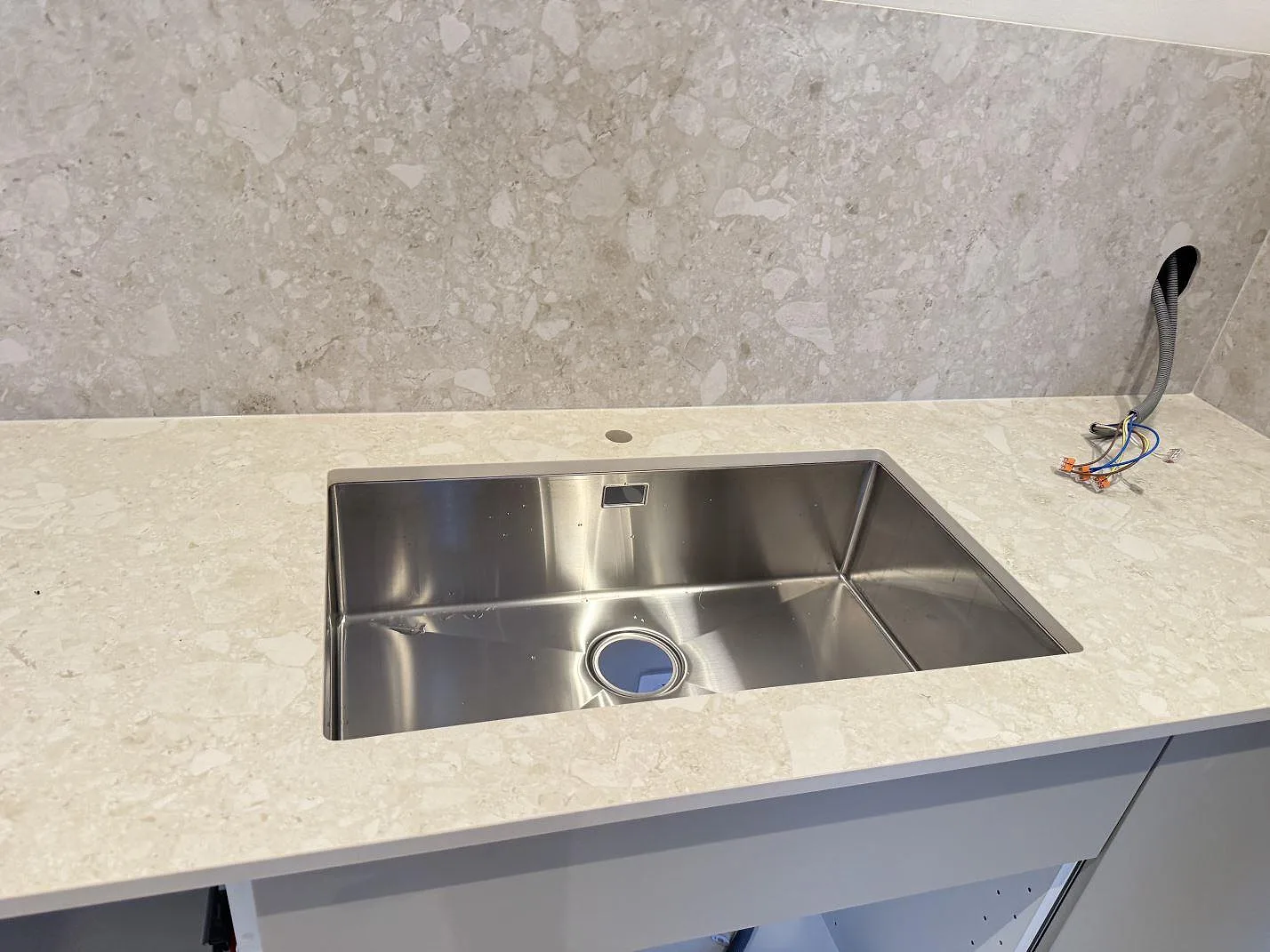 Køkkenbordplade i Dekton Ava, Landskrona – billede 3