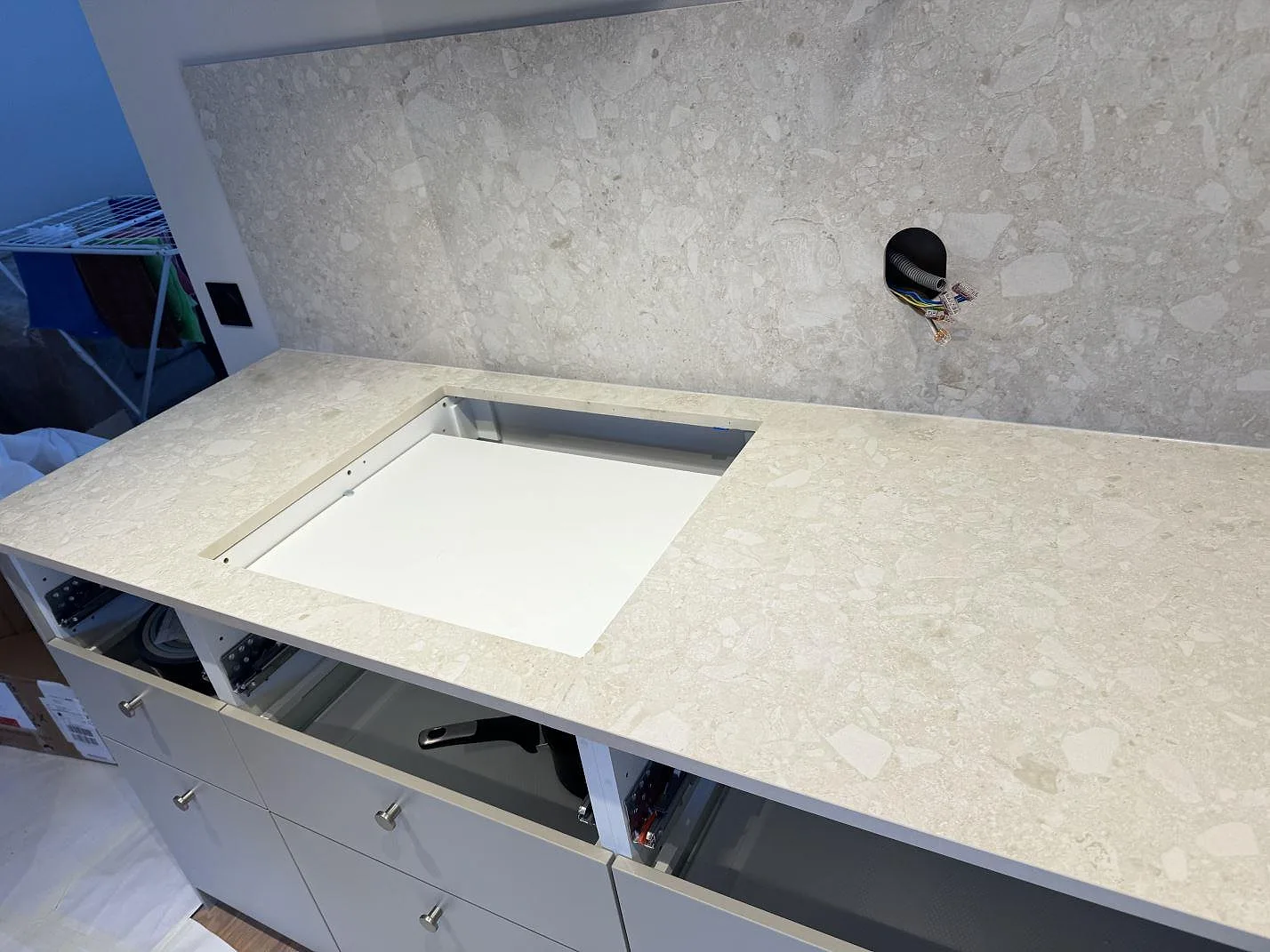 Køkkenbordplade i Dekton Ava, Landskrona – billede 5