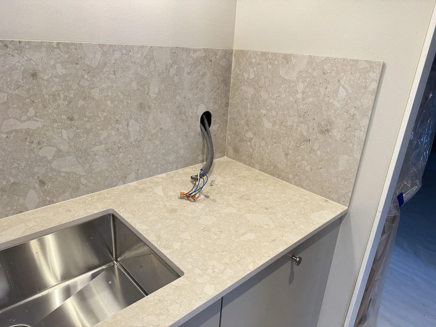 Køkkenbordplade i Dekton Ava, Landskrona – billede 4