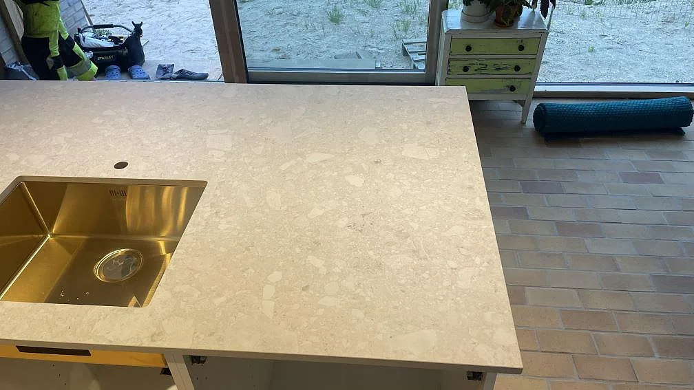 Køkkenbordplade i Dekton Ava, Randers NØ – billede 2
