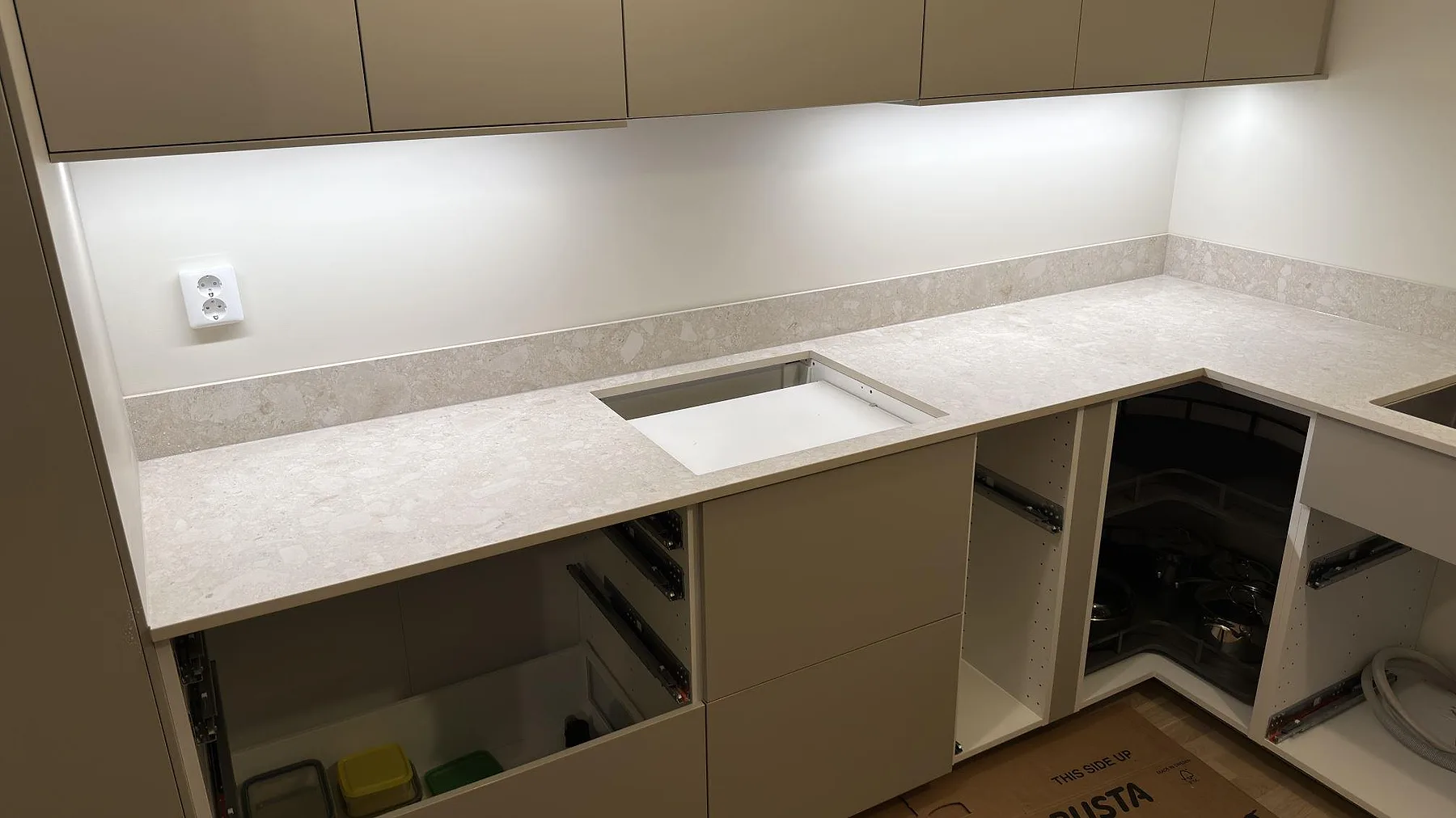 Køkkenbordplade i Dekton Ava, Västerås – billede 3