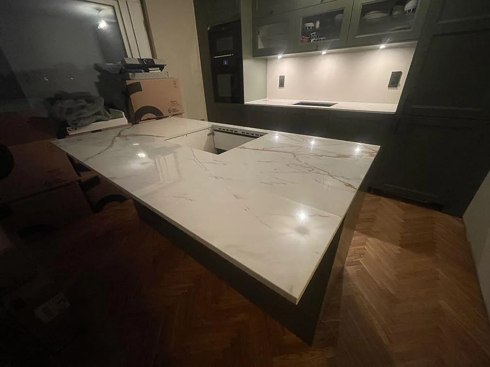 Køkkenbordplade i Dekton Awake, Enskede – billede 6