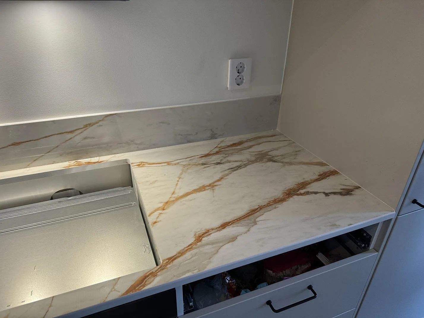 Køkkenbordplade i Dekton Awake, Limhamn – billede 3