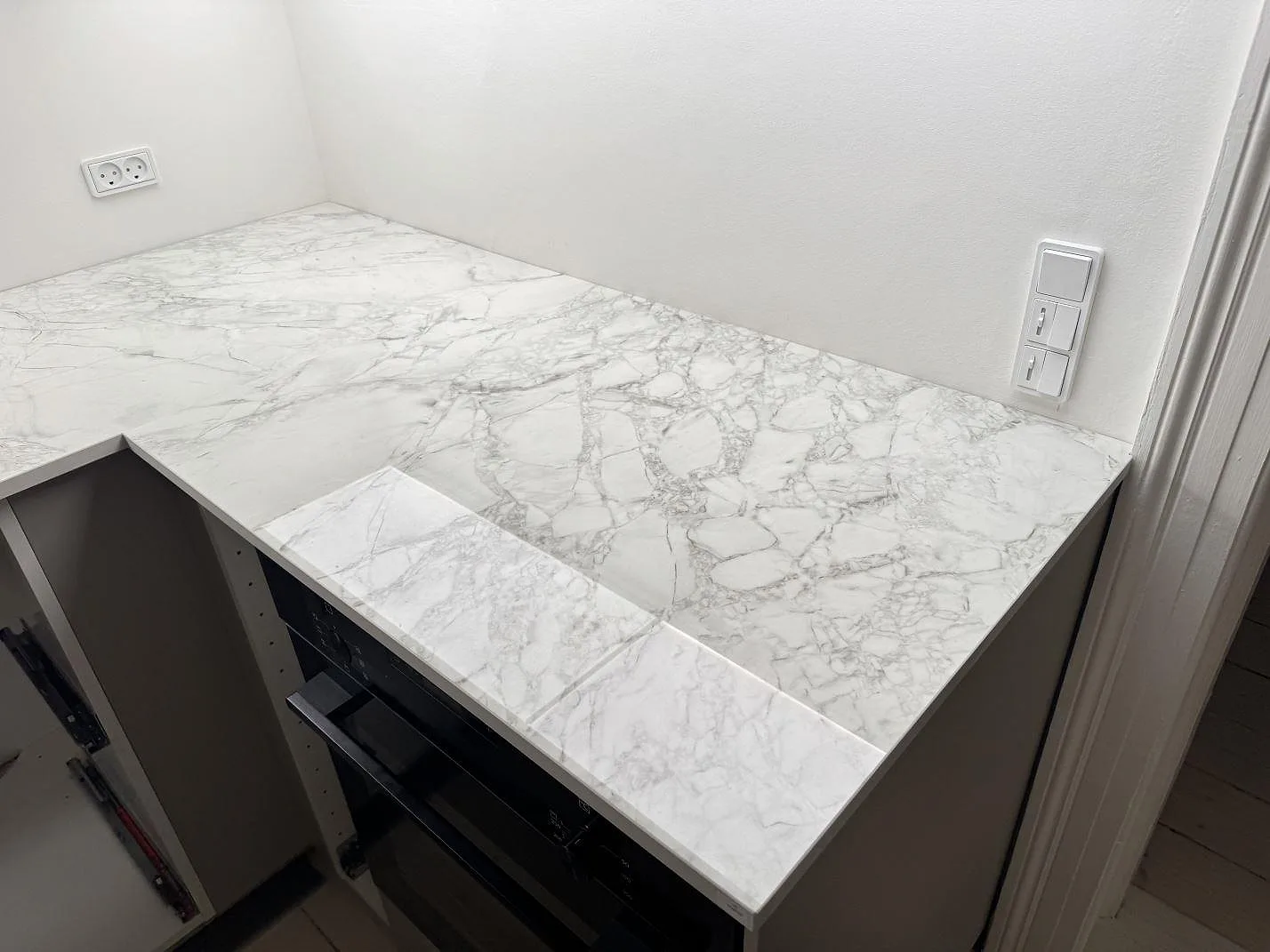 Køkkenbordplade i Dekton Bergen, Frederiksberg – billede 2