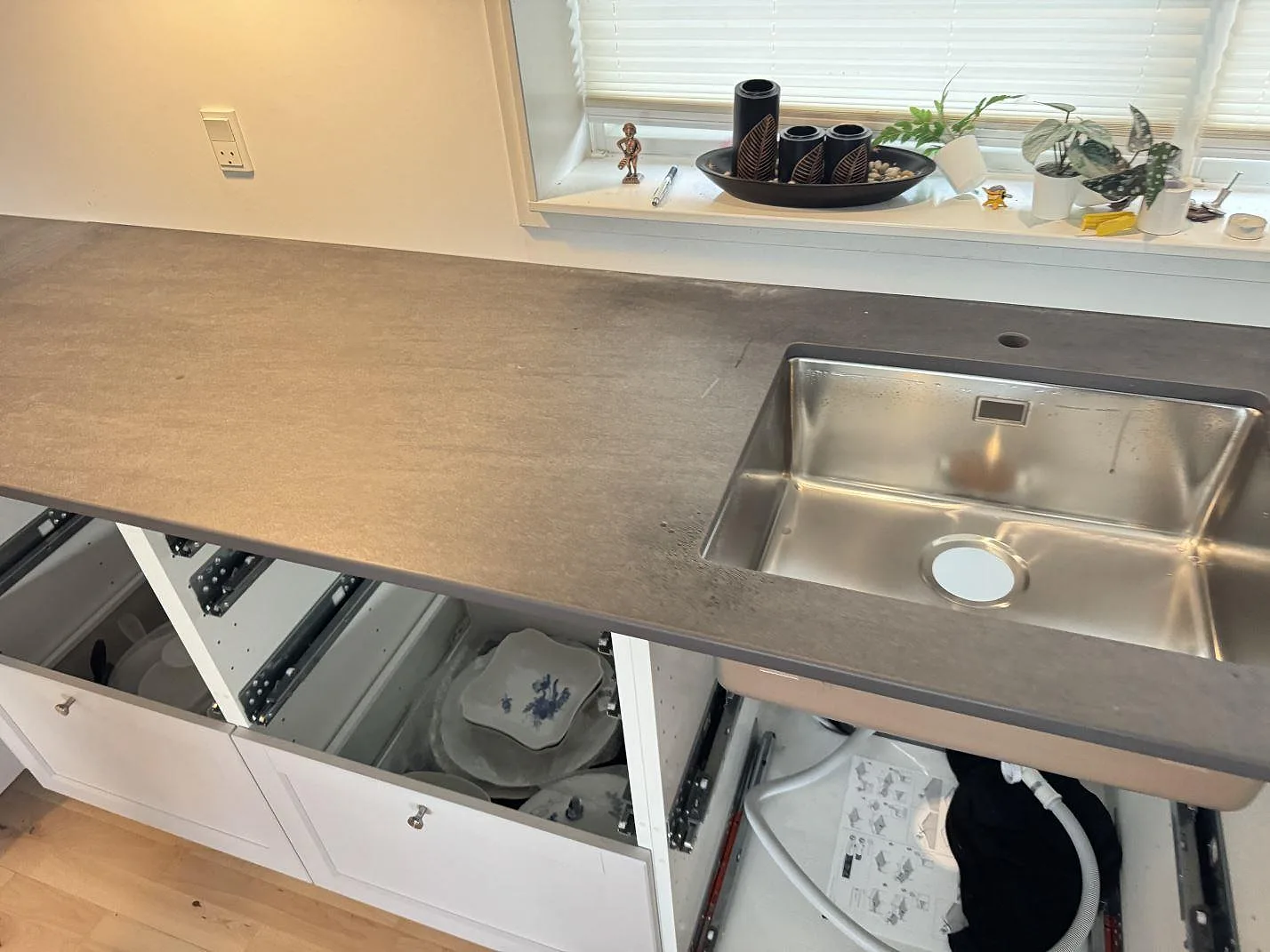 Køkkenbordplade i Dekton Bromo, 3500 Værløse – billede 3