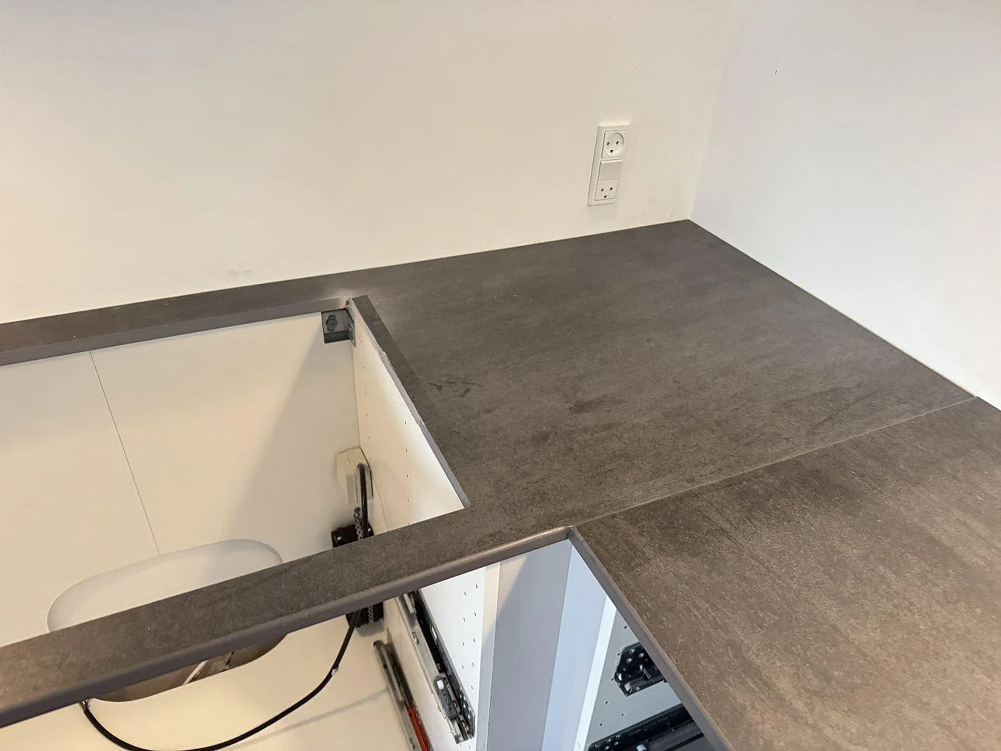 Køkkenbordplade i Dekton Bromo, 3500 Værløse – billede 6