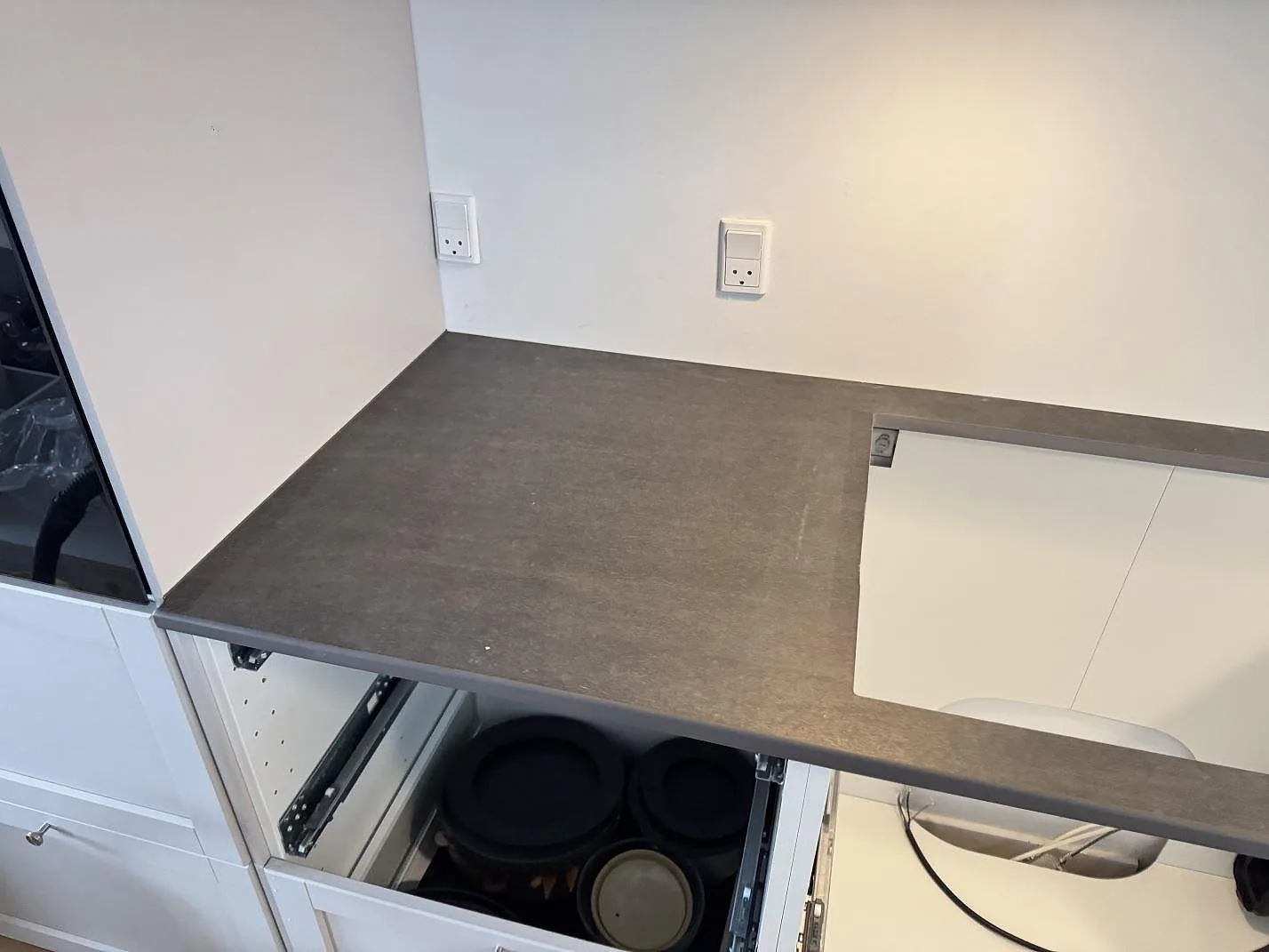Køkkenbordplade i Dekton Bromo, 3500 Værløse – billede 7