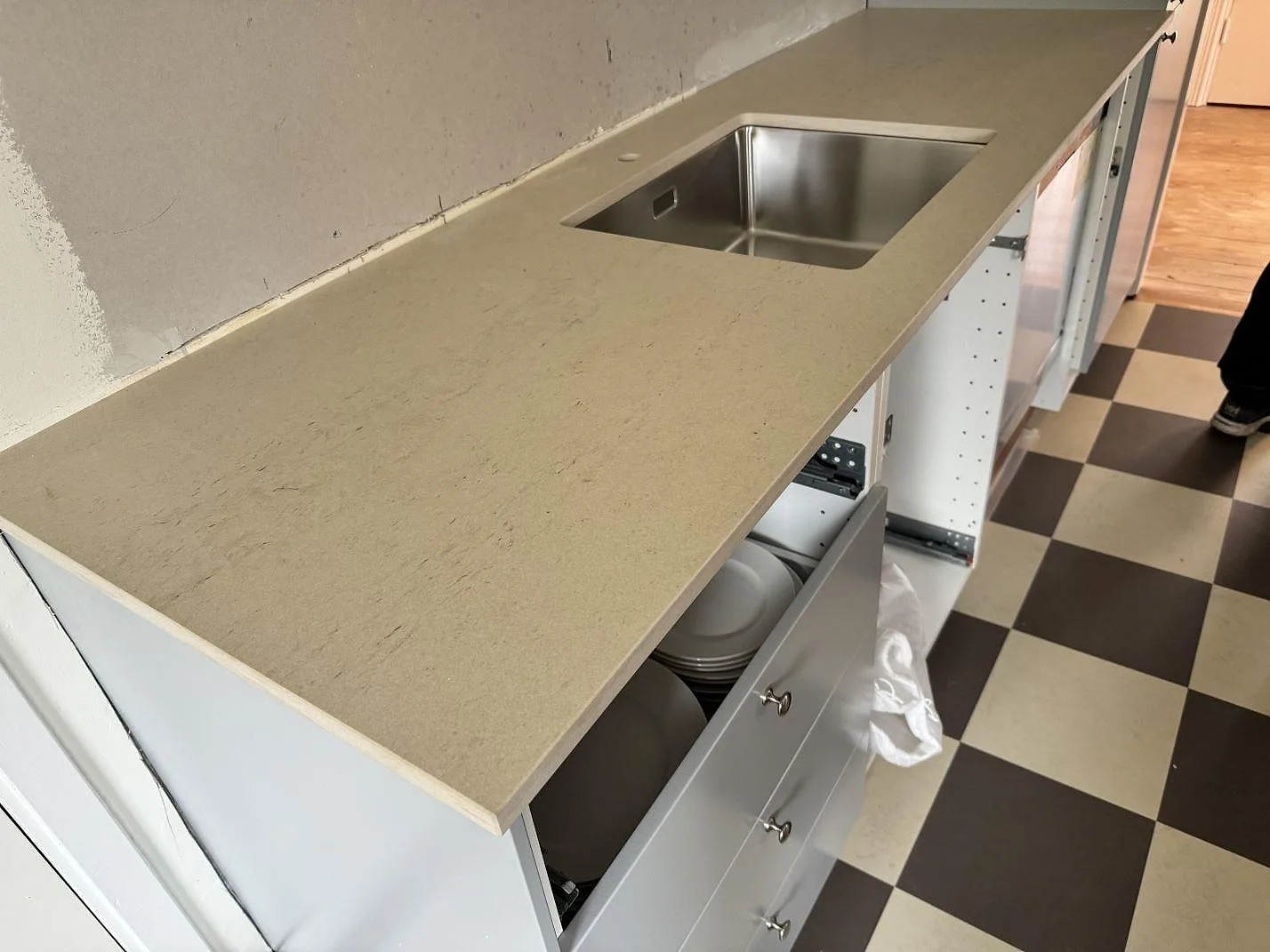 Køkkenbordplade i Dekton Danae, Höör – billede 2