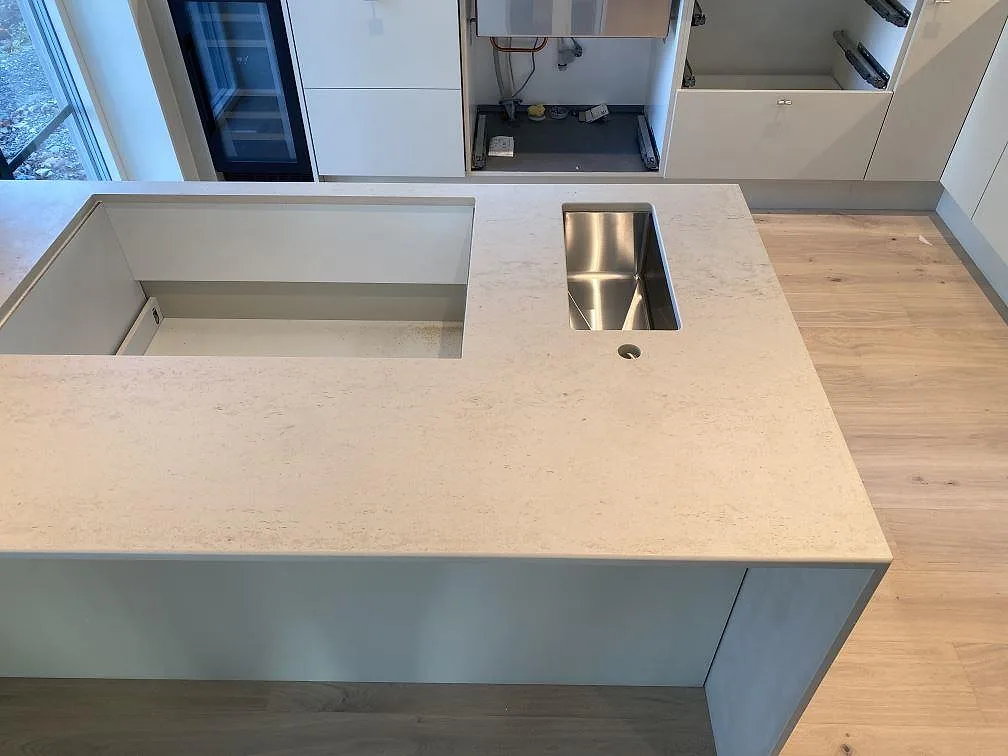 Køkkenbordplade i Dekton Danae, Lerum – billede 2
