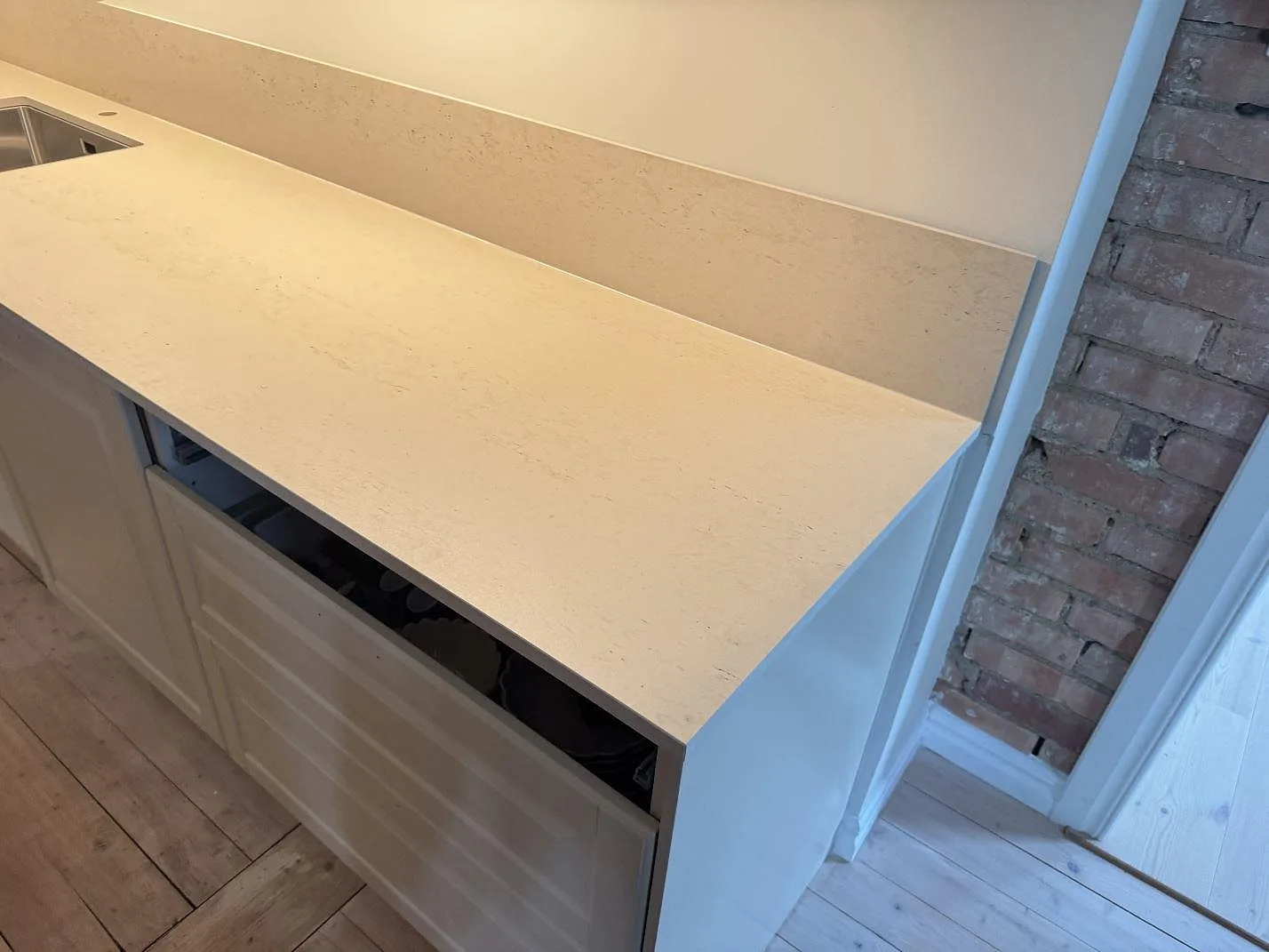 Køkkenbordplade i Dekton Danae, Malmö – billede 7