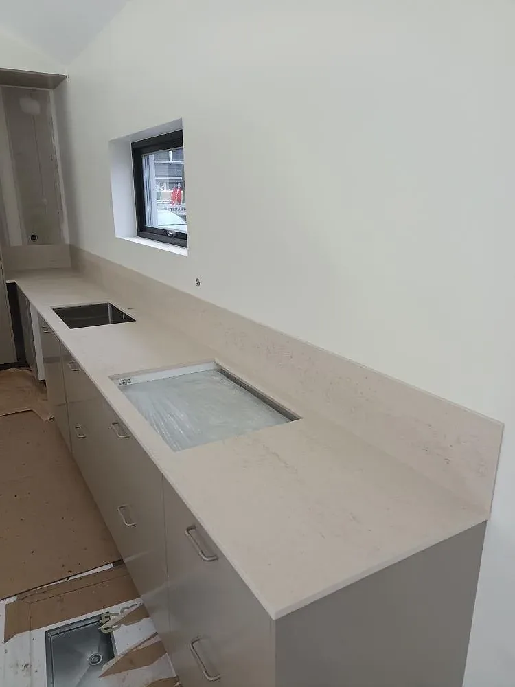 Køkkenbordplade i Dekton Danae, Västerås – billede 3
