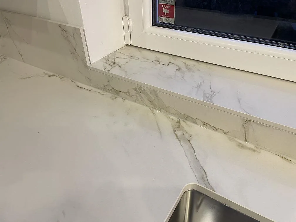 Køkkenbordplade i Dekton Entzo, Ekeby