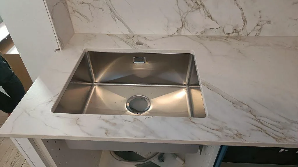 Køkkenbordplade i Dekton Entzo, Göteborg – billede 3