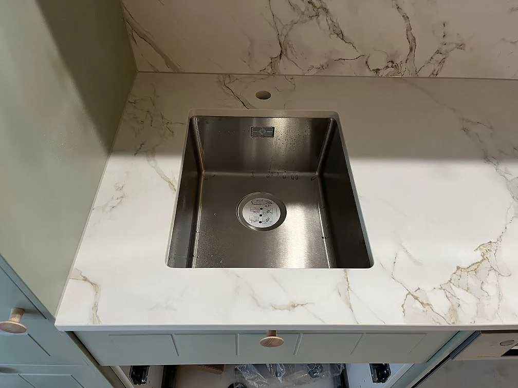 Køkkenbordplade i Dekton Entzo, Hägersten – billede 4