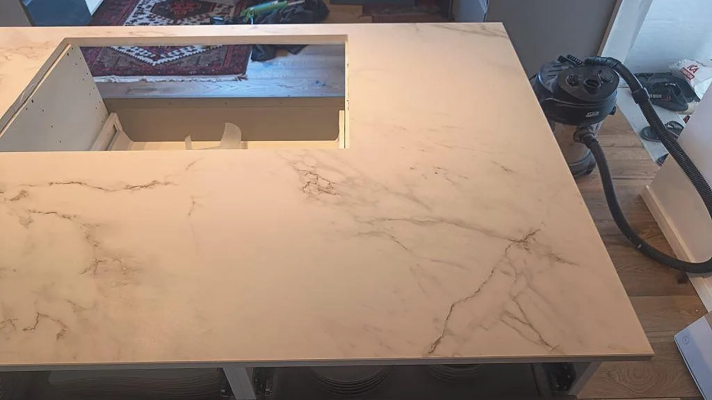 Køkkenbordplade i Dekton Entzo, Häljarp – billede 5