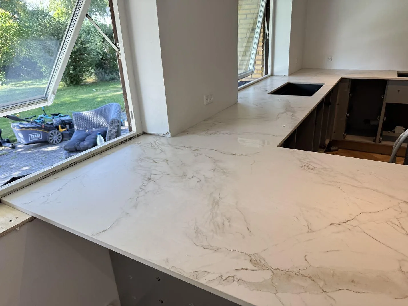 Køkkenbordplade i Dekton Entzo, Hedehusene – billede 3