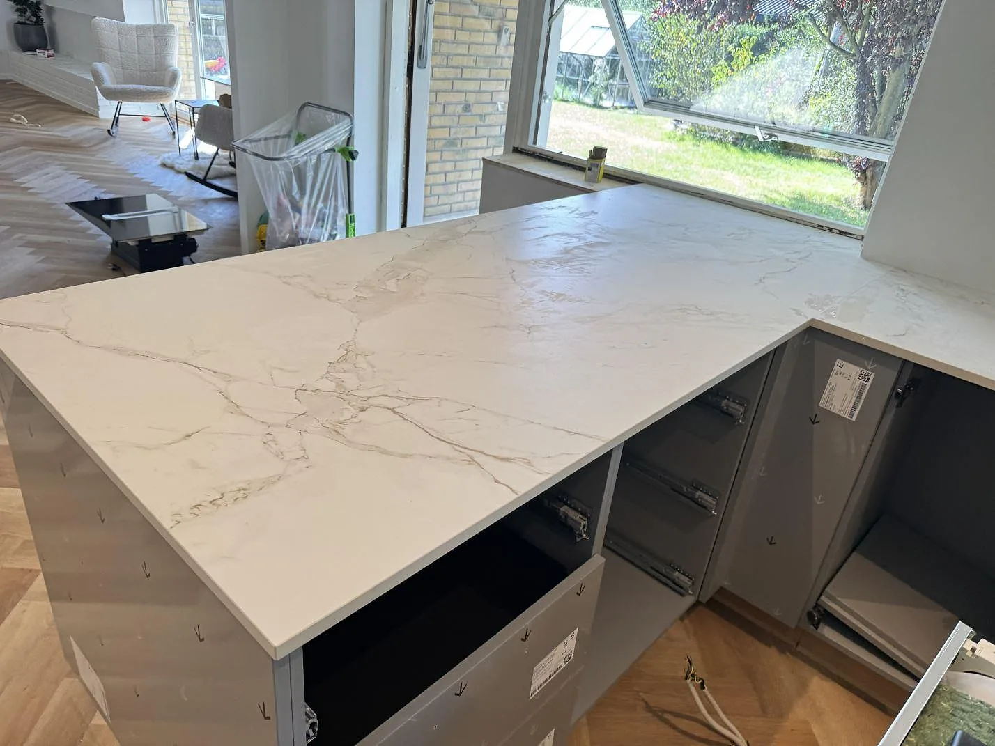 Køkkenbordplade i Dekton Entzo, Hedehusene – billede 2