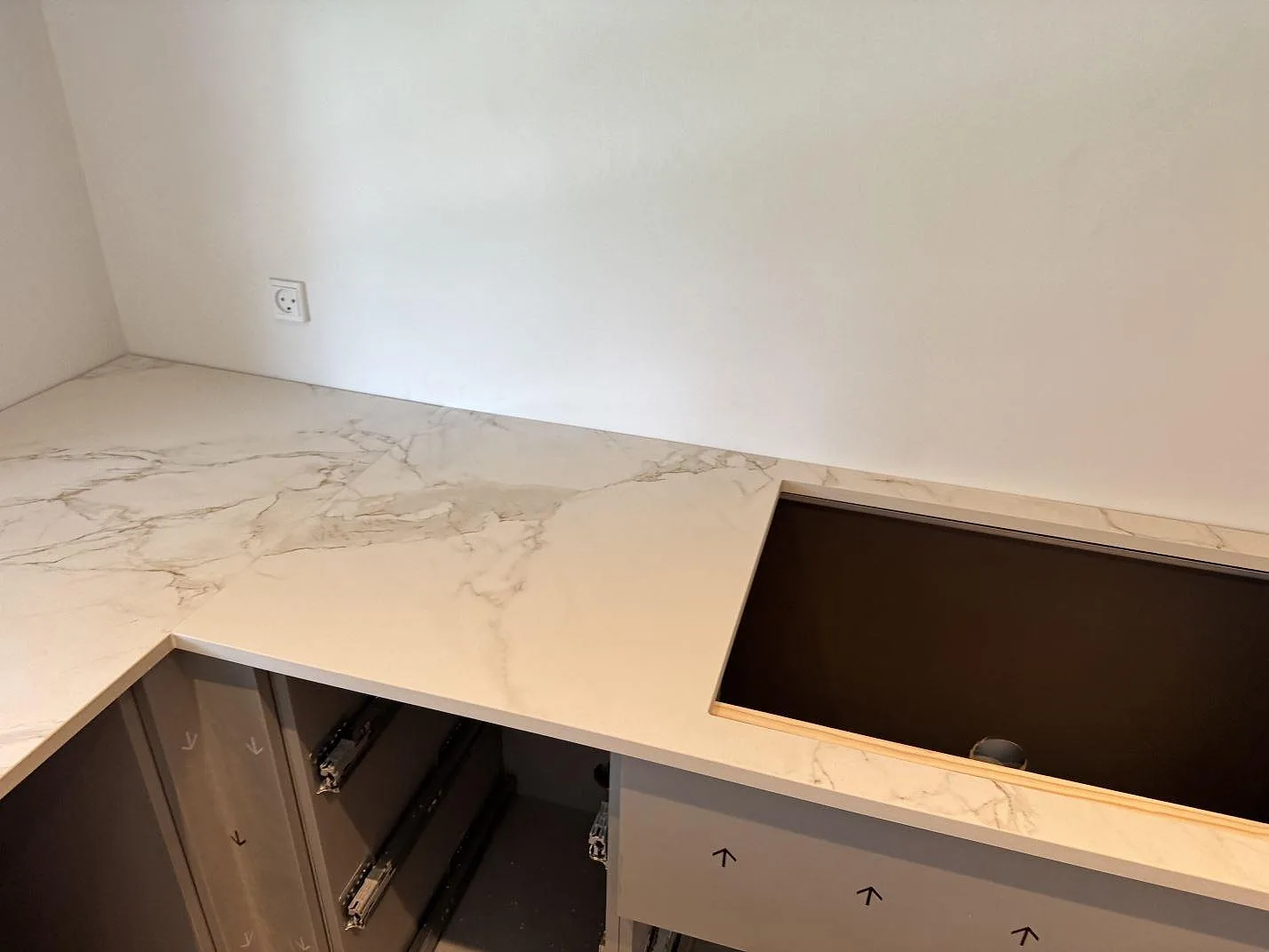 Køkkenbordplade i Dekton Entzo, Hedehusene – billede 7