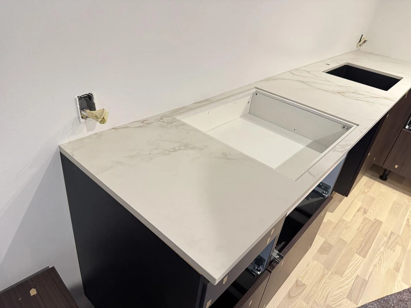 Køkkenbordplade i Dekton Entzo, Hedehusene – billede 5