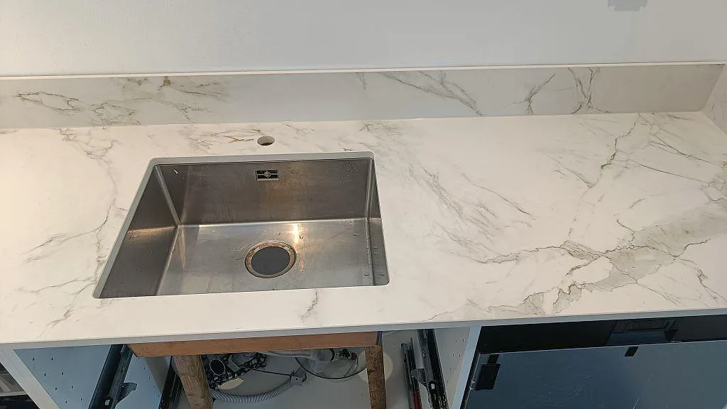 Køkkenbordplade i Dekton Entzo, Malmö – billede 3