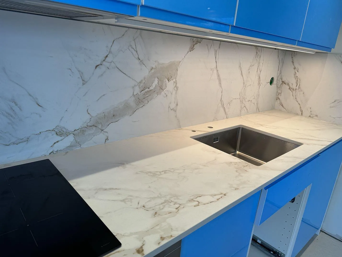 Køkkenbordplade i Dekton Entzo, Mölnlycke – billede 2