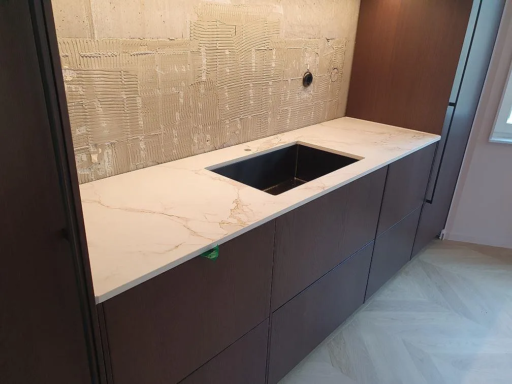Køkkenbordplade i Dekton Entzo, Norrköping – billede 3