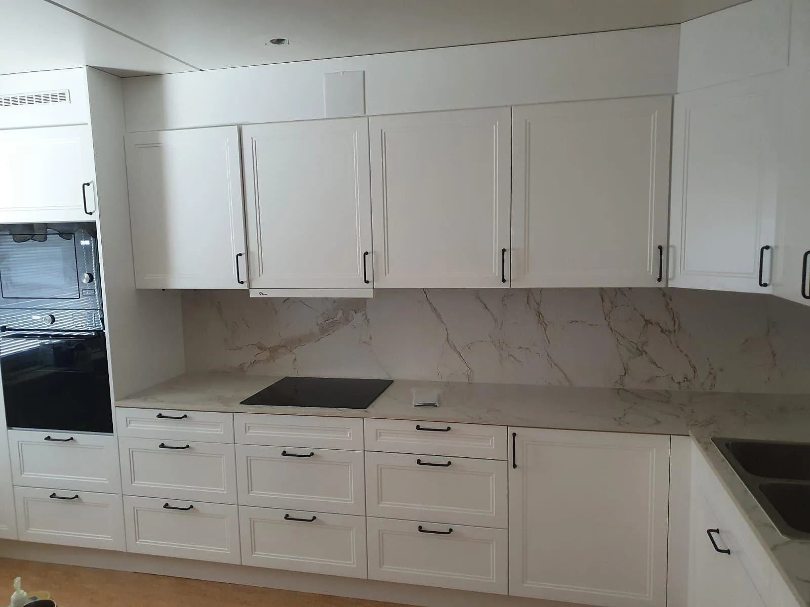 Køkkenbordplade i Dekton Entzo, Rönninge – billede 4